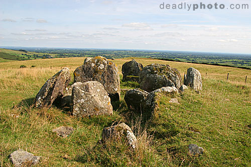 IMG_2761_loughcrew_cairn_v.jpg
