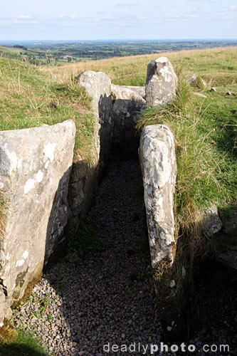 IMG_2829_loughcrew_cairn_u.jpg