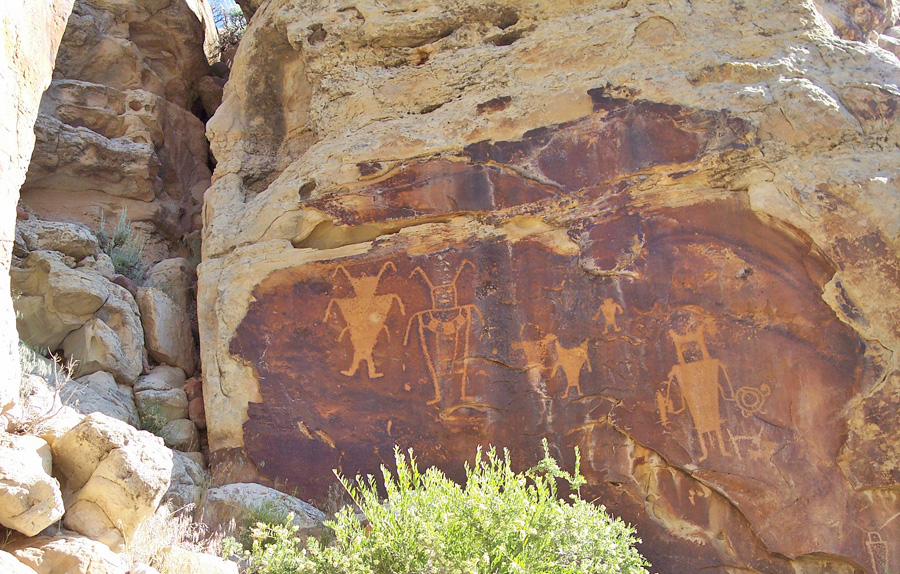 McKee-Springs-petroglyphs-2-jpg.jpg