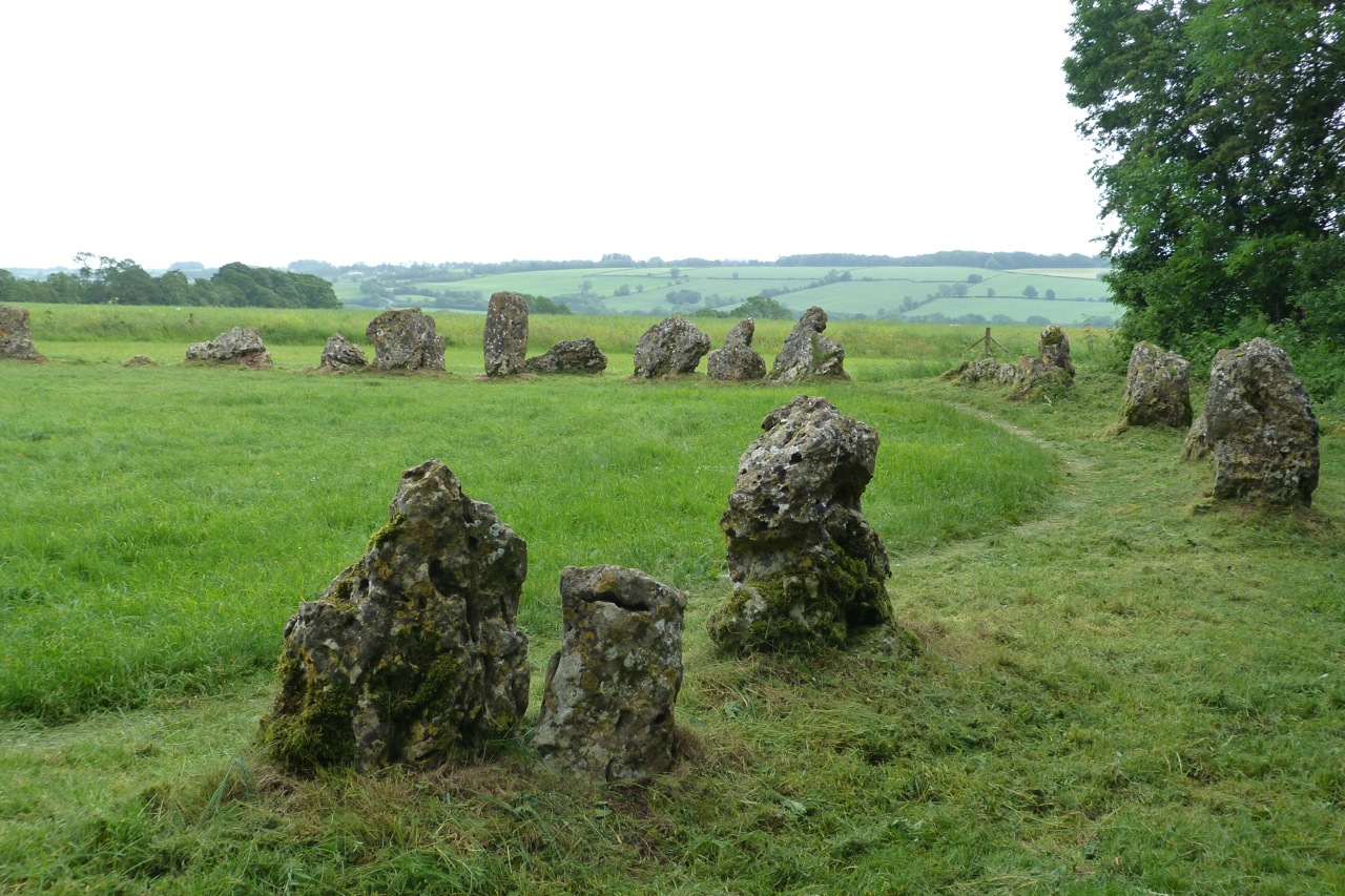rollright-stones-circle-2.jpg