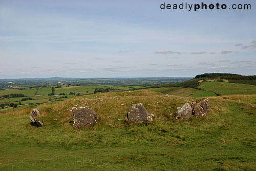 IMG_2768_loughcrew_cairn_u.jpg