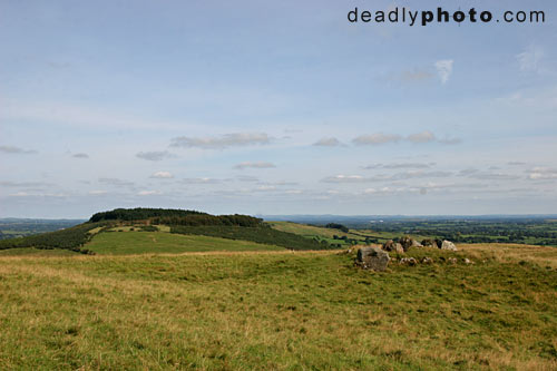 IMG_2764_loughcrew_cairn_v.jpg