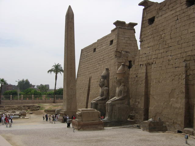 luxor_temple_obelisk.jpg