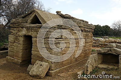 etruscan-tomb-populonia-necropolis-8719147.jpg